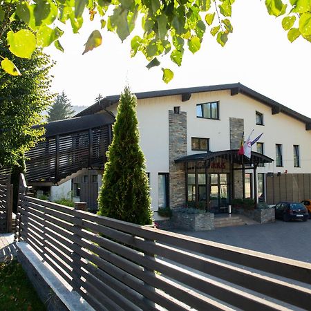 Aquarius Boutique Hotel Campulung Moldovenesc Exterior photo