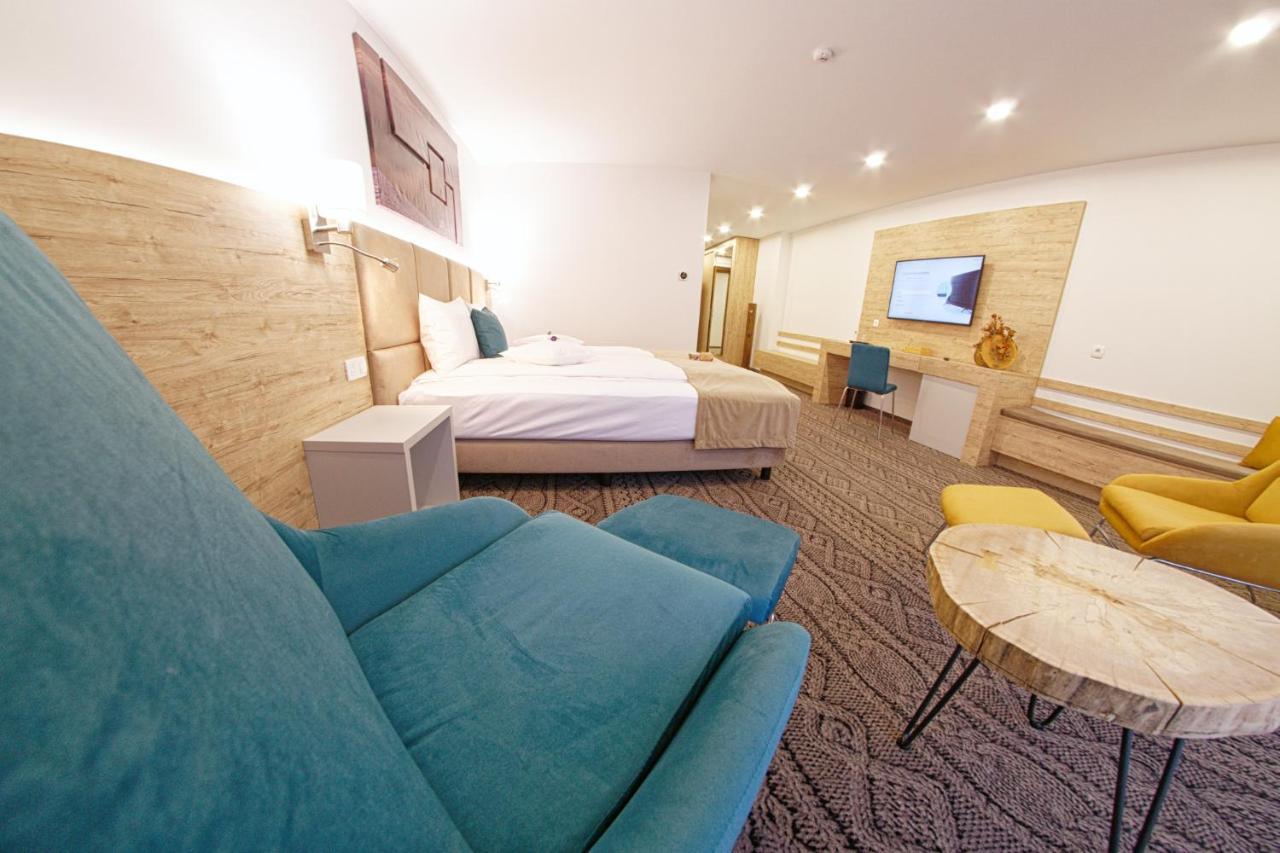 Aquarius Boutique Hotel Campulung Moldovenesc Exterior photo
