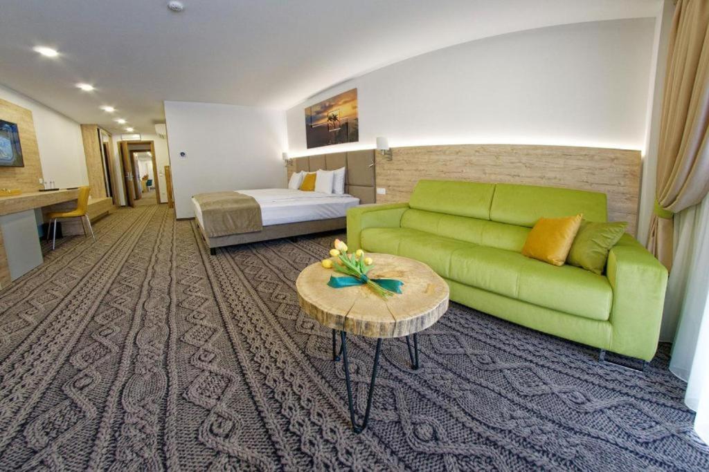 Aquarius Boutique Hotel Campulung Moldovenesc Room photo