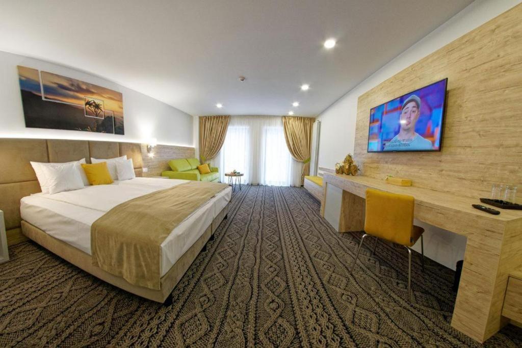 Aquarius Boutique Hotel Campulung Moldovenesc Room photo