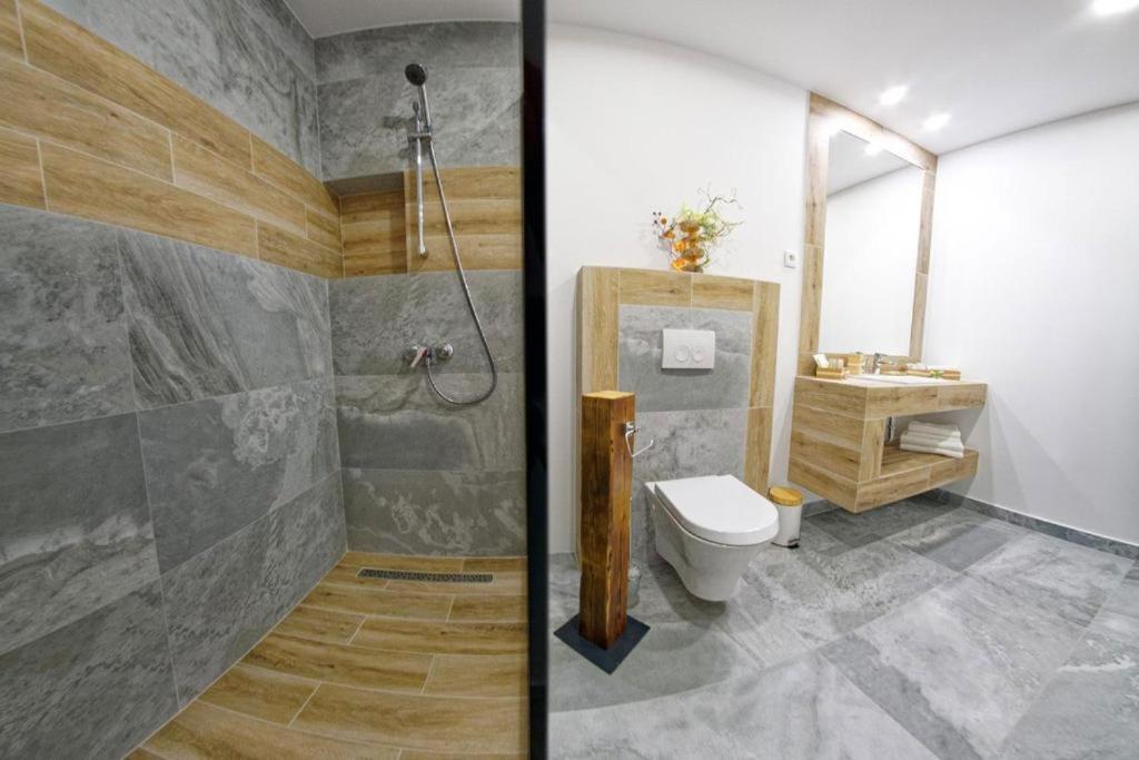 Aquarius Boutique Hotel Campulung Moldovenesc Room photo