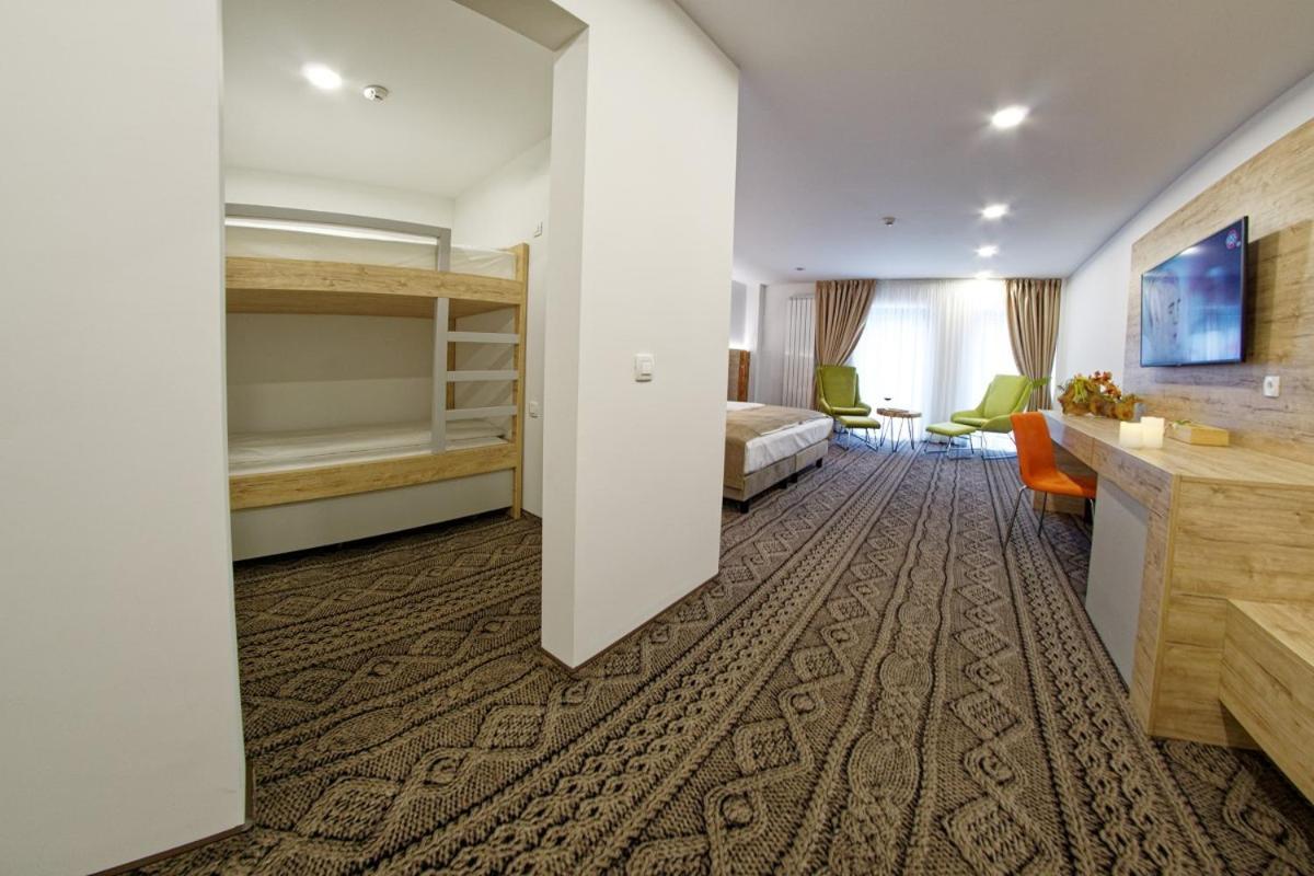 Aquarius Boutique Hotel Campulung Moldovenesc Room photo